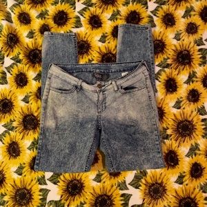 80s style acid washed jeans. Juniors Sz 9.